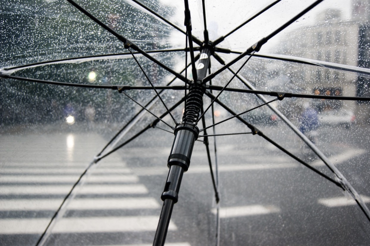 雨の日だって快適 おしゃれに ビニール傘からはじめるsdgs 株式会社リバティープロ